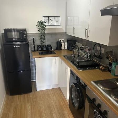 1 Bedroom Flat, Борнмът Екстериор снимка